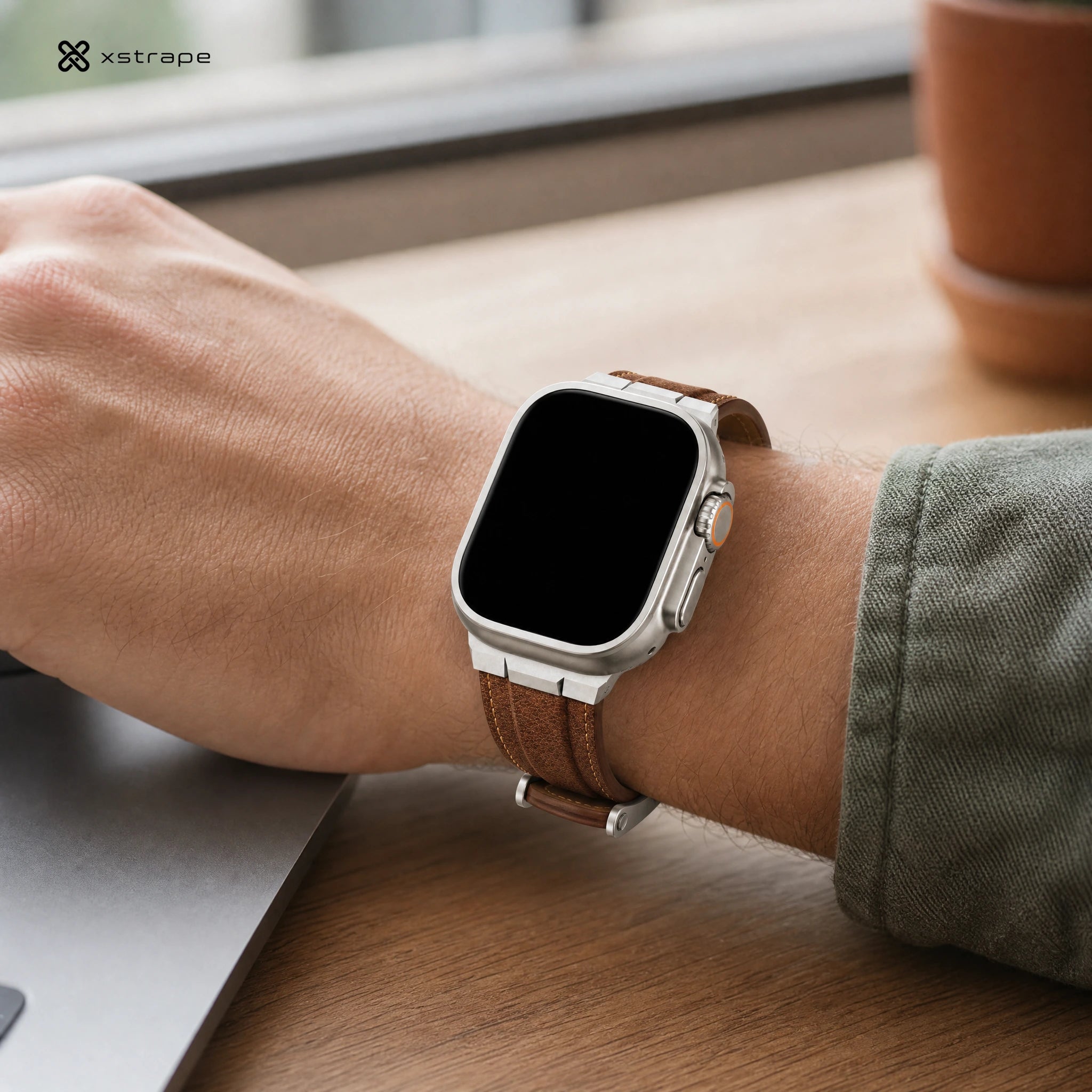 Xstrape Smartwatch with Brown Leather Band